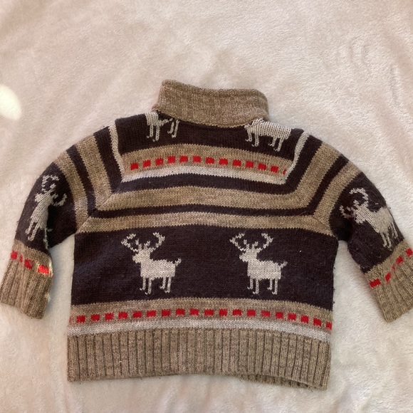 Carter’s Holliday sweater - Picture 3 of 3